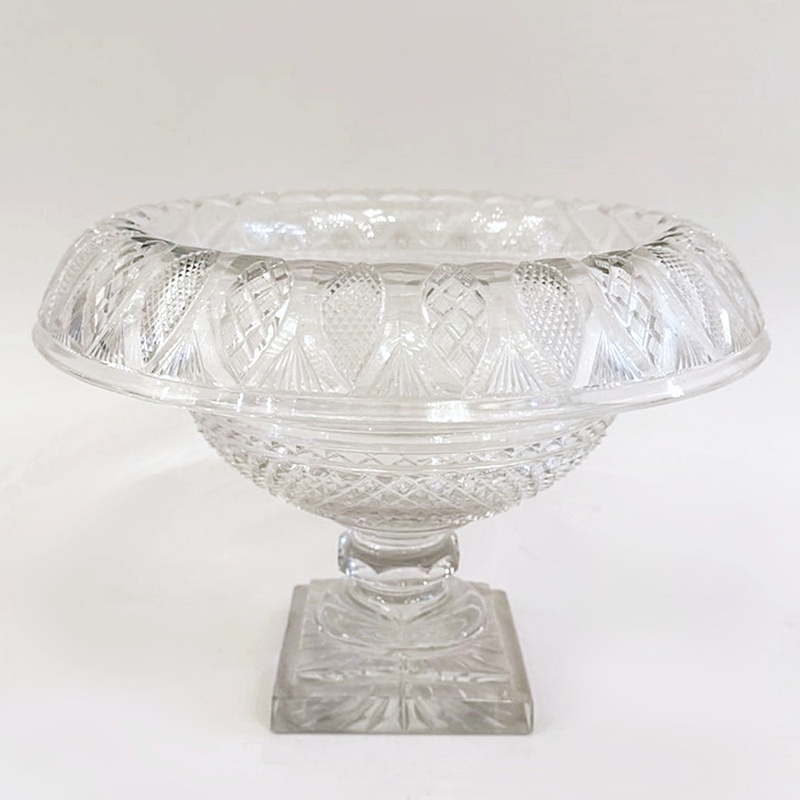 Vonêche crystal footed cup