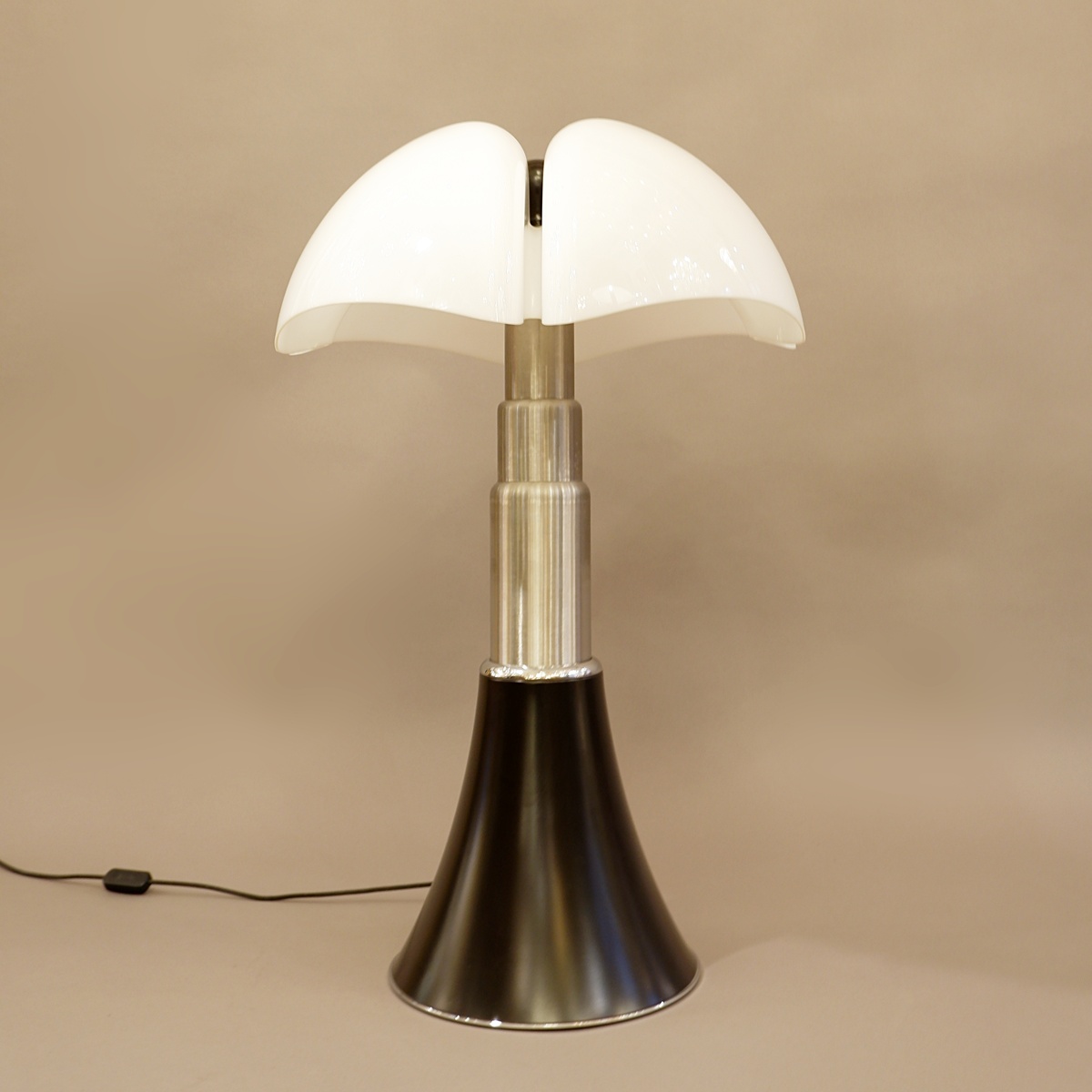 Large Pipistrello Table Lamp or Floor Lamp - Gae Aulenti for Martinelli Luce