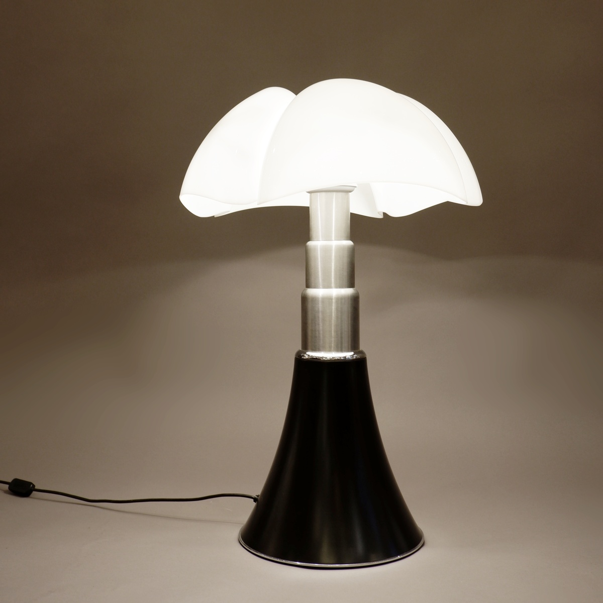 Large Pipistrello Table Lamp or Floor Lamp - Gae Aulenti for Martinelli Luce