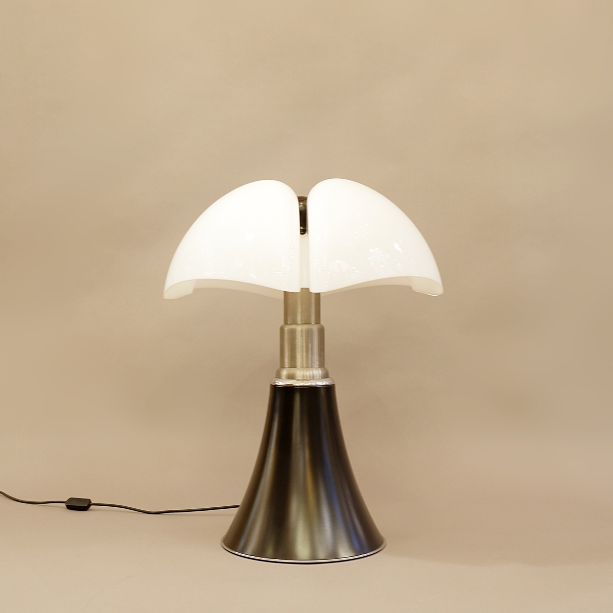Large Pipistrello Table Lamp or Floor Lamp - Gae Aulenti for Martinelli Luce