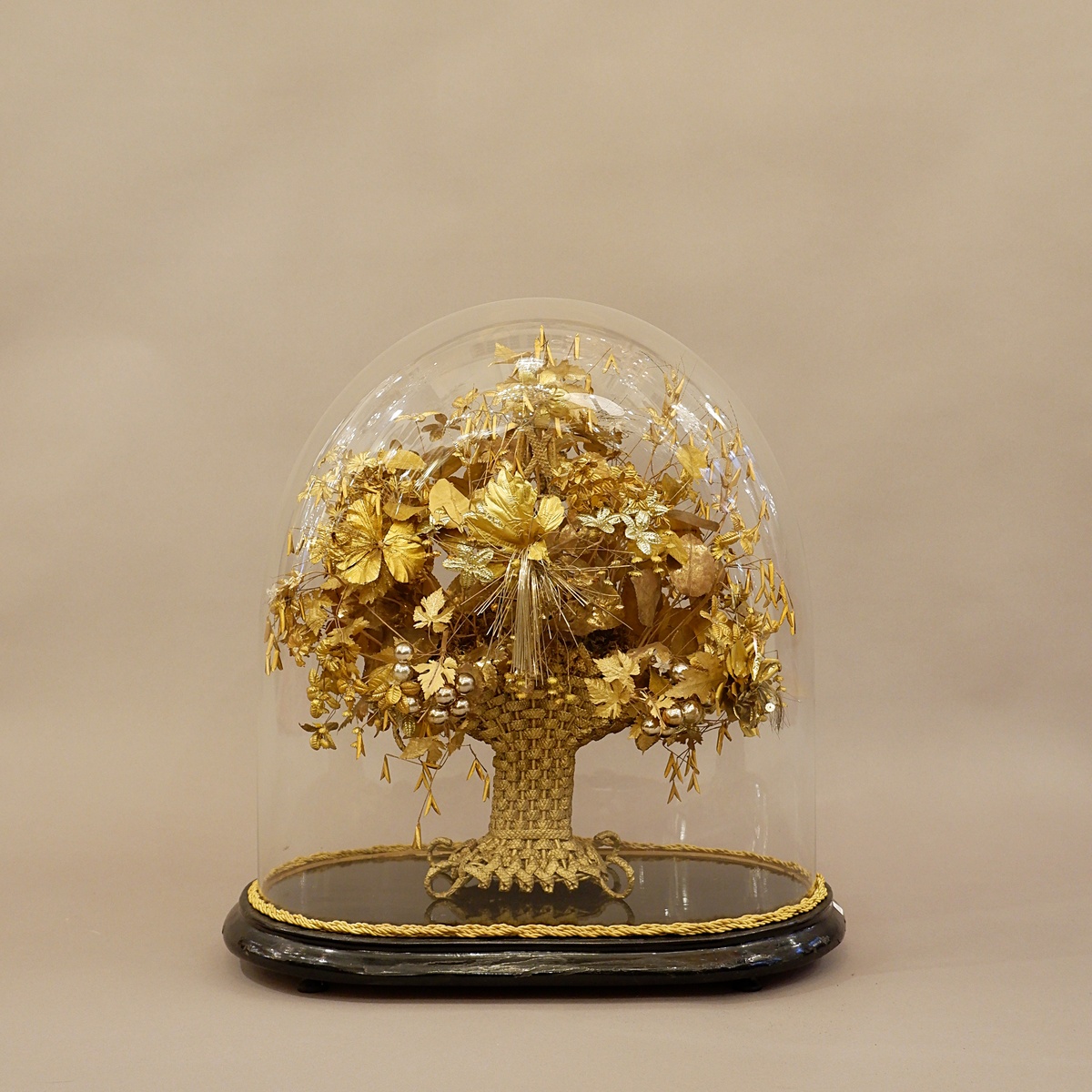 Large wedding globe, Napoleon III period, late 19th century