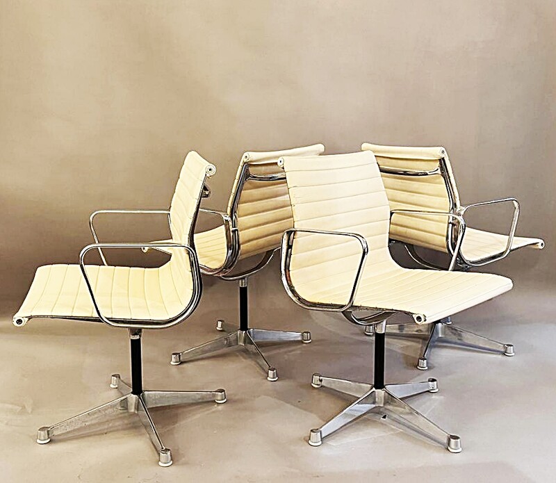 Set of 4 chairs by Charles & Ray Eames for Herman Miller, 1960s 